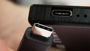 USB-Stecker Typ C (Bild: Martin Wolf/Golem.de), USB Typ C